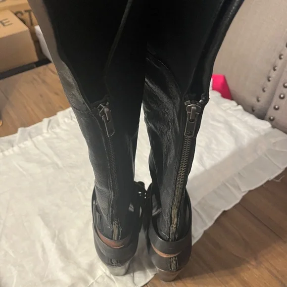 Brand New "Steve Madden" ROCKIIE Leather Knee High Boots, Size 9 - Picture 4 of 6